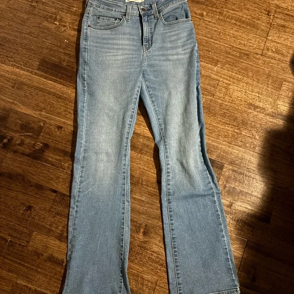 Levi’s High Rise Bootcut Jeans - Picture 3 of 4